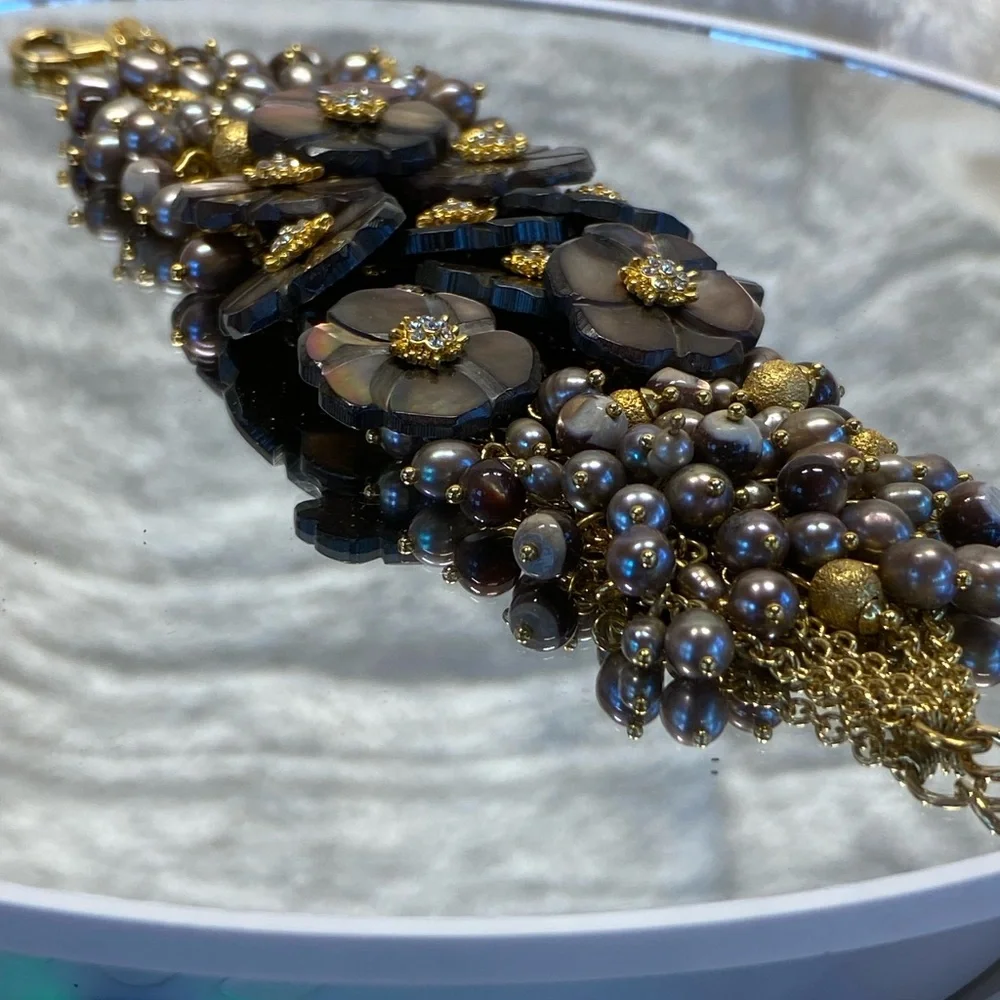 Beautiful Floral Faux Pearl Bracelet Gold Tone 7-8 3/4 Bohemian Style Rhinestone